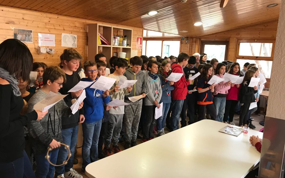 Cantada de Nadales per alumnes del Sant Lluís Gonçaga