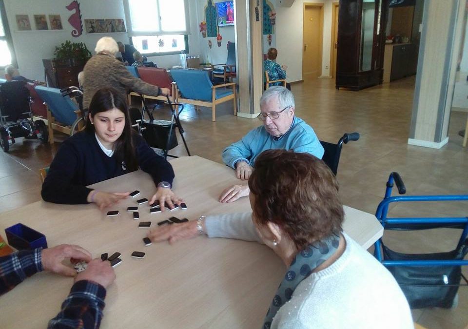 Amb els nois i noies del Col·legi SEK Catalunya