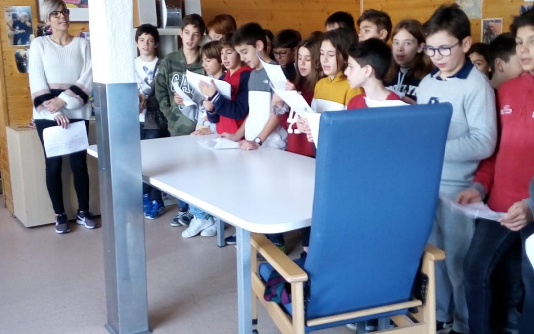 Amb els nens i nenes del Sant Lluís Gonçaga